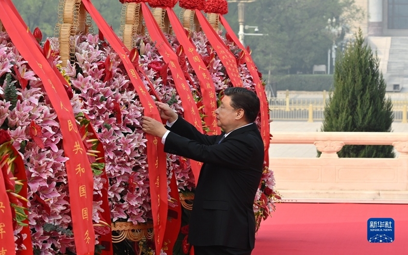 烈士纪念日向人民英雄敬献花篮仪式在京隆重举行 习近平等出席